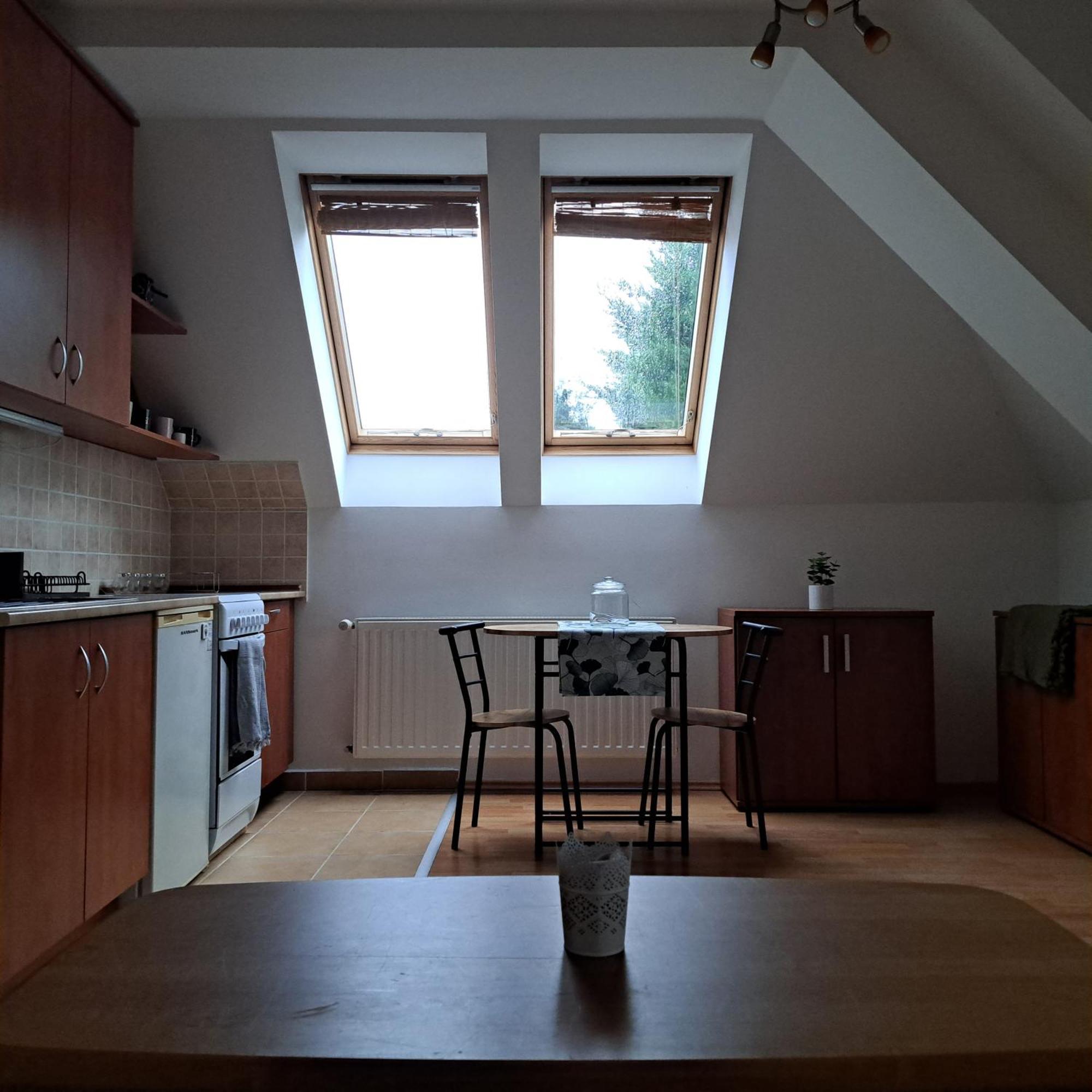 Zoeld Orom Apartman Lakas Göd المظهر الخارجي الصورة