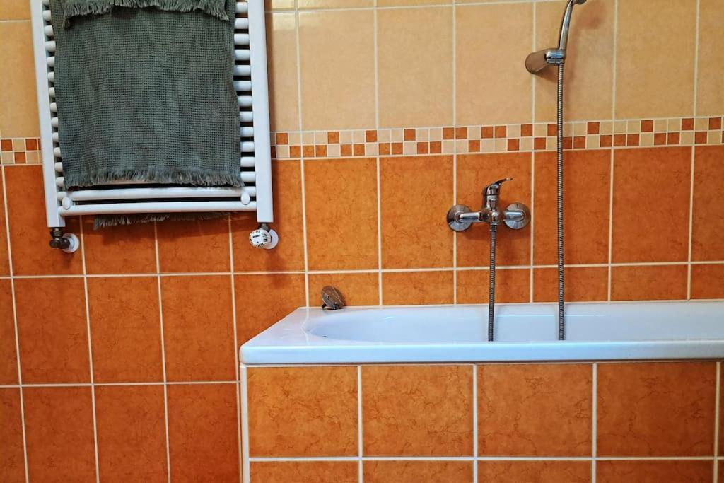 Zoeld Orom Apartman Lakas Göd المظهر الخارجي الصورة