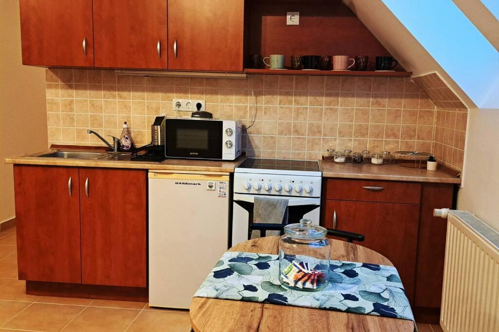 Zoeld Orom Apartman Lakas Göd المظهر الخارجي الصورة